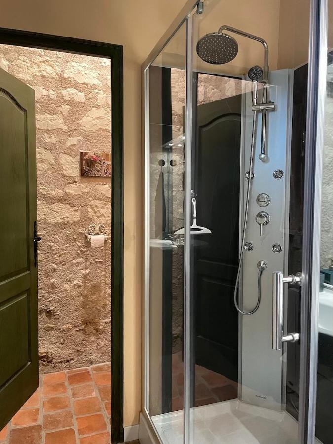 Hotel Le Relais, La Dormance, Le Bois Dormant à Châteauvieux Extérieur photo