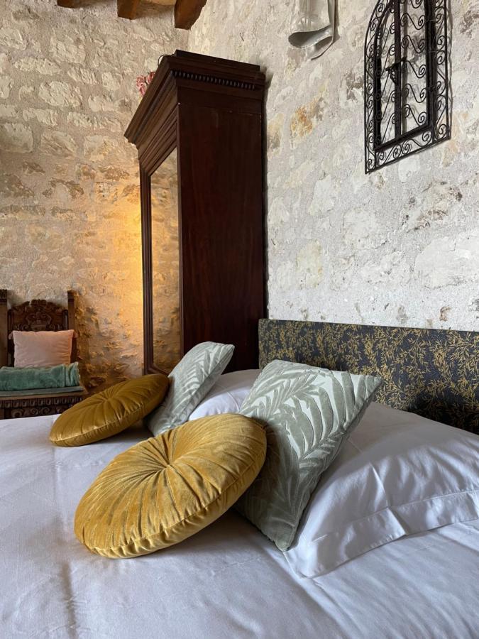 Hotel Le Relais, La Dormance, Le Bois Dormant à Châteauvieux Extérieur photo
