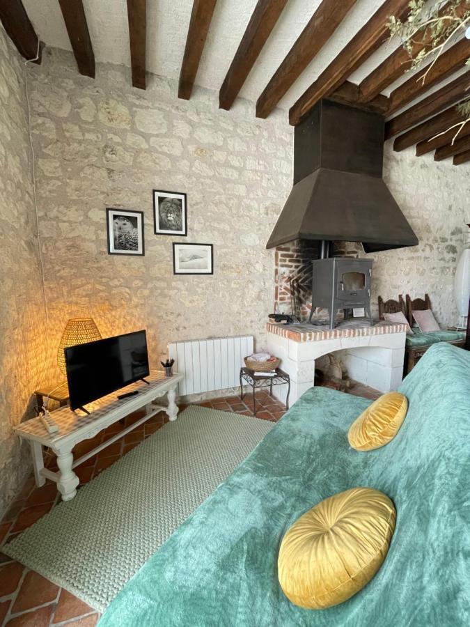 Hotel Le Relais, La Dormance, Le Bois Dormant à Châteauvieux Extérieur photo