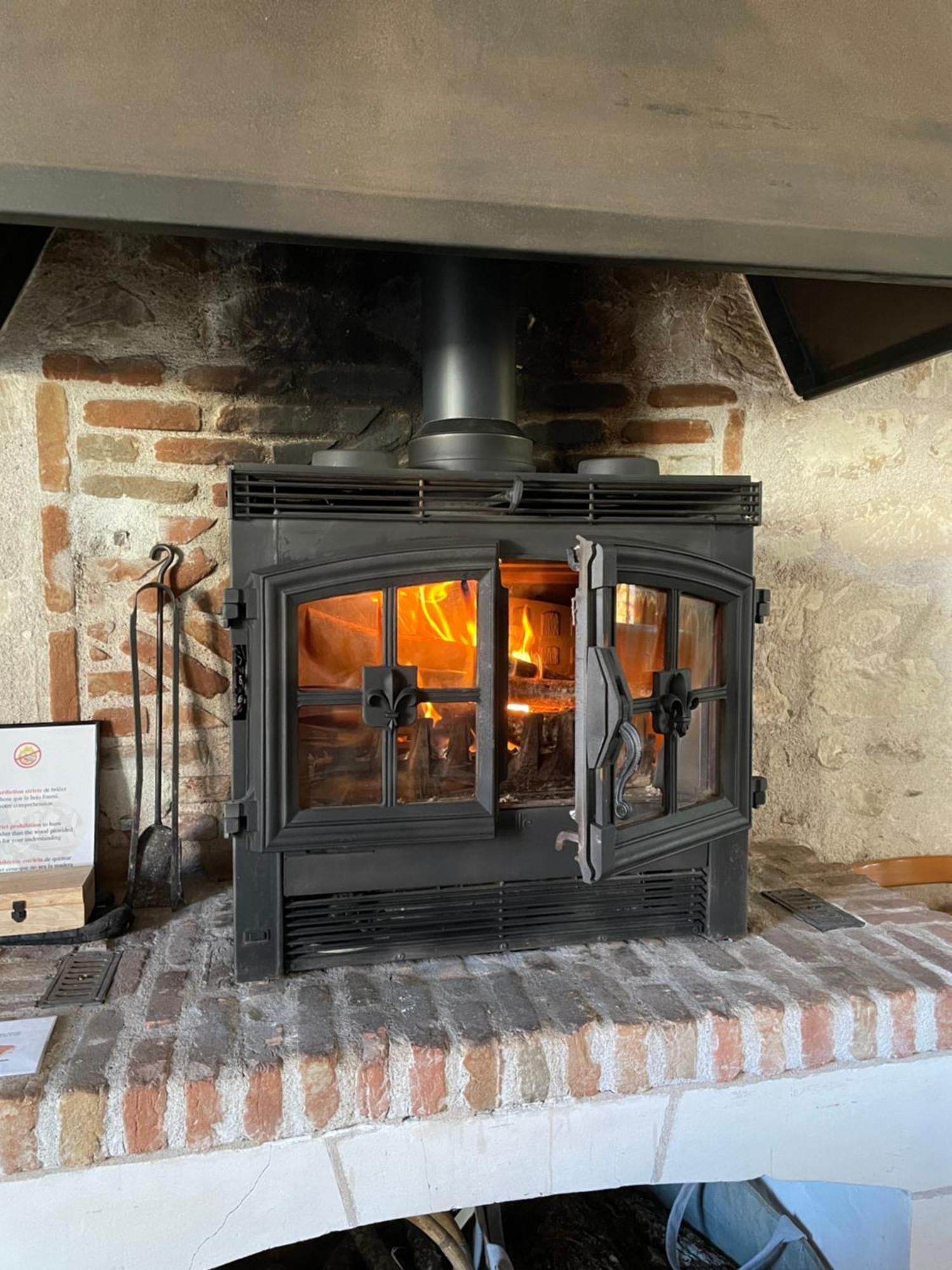 Hotel Le Relais, La Dormance, Le Bois Dormant à Châteauvieux Extérieur photo