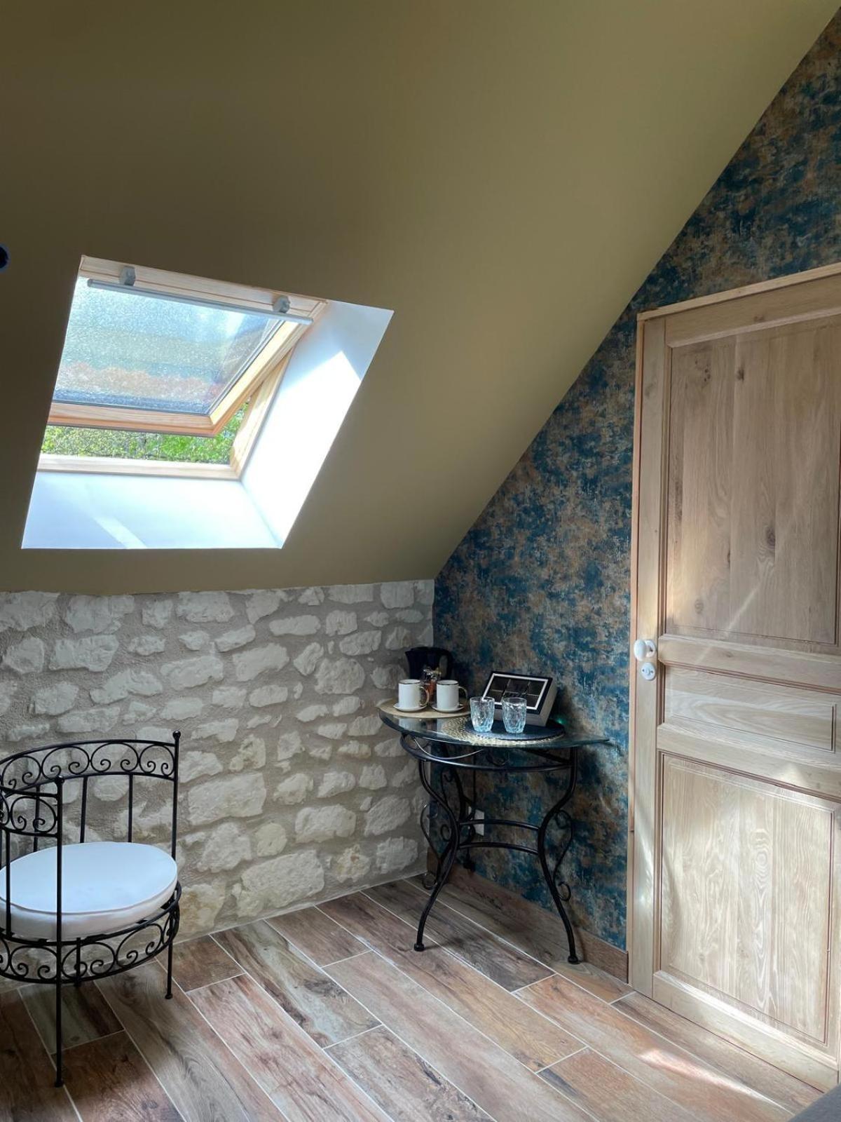 Hotel Le Relais, La Dormance, Le Bois Dormant à Châteauvieux Extérieur photo