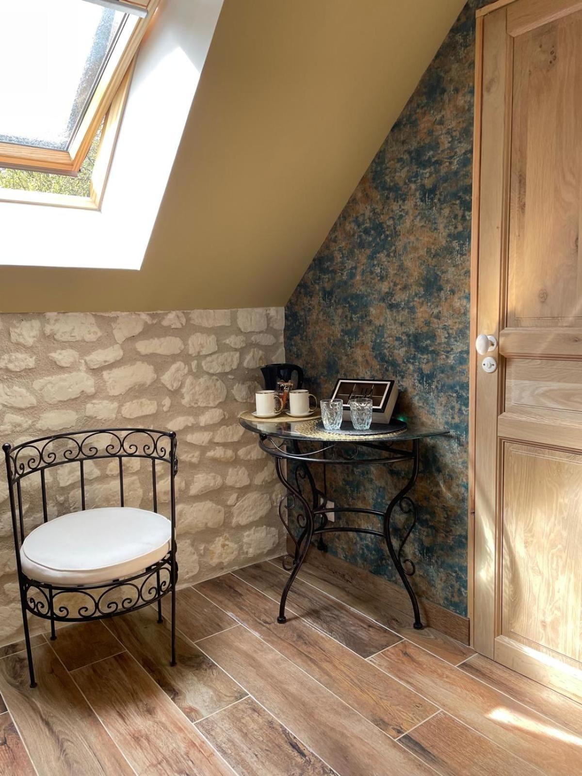 Hotel Le Relais, La Dormance, Le Bois Dormant à Châteauvieux Extérieur photo