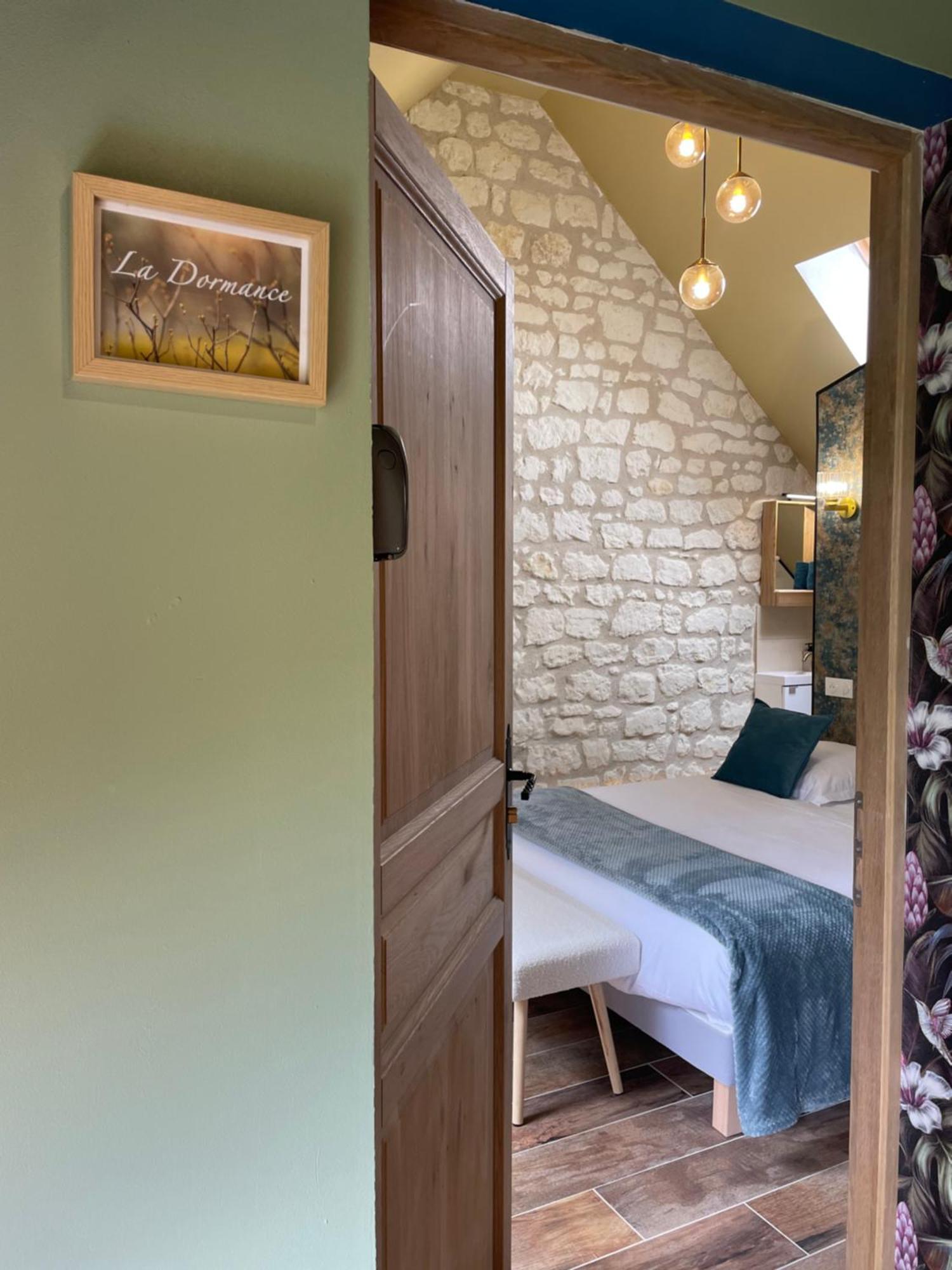 Hotel Le Relais, La Dormance, Le Bois Dormant à Châteauvieux Extérieur photo