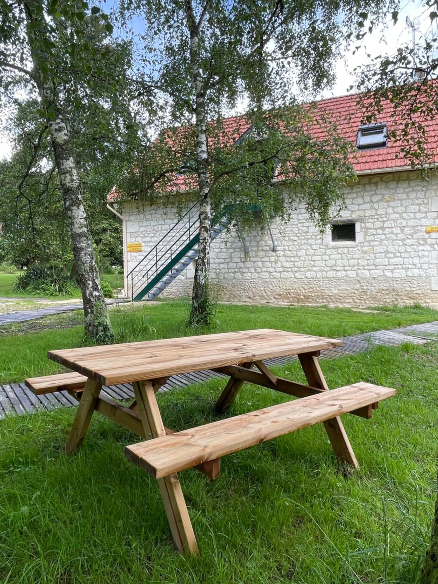 Hotel Le Relais, La Dormance, Le Bois Dormant à Châteauvieux Extérieur photo
