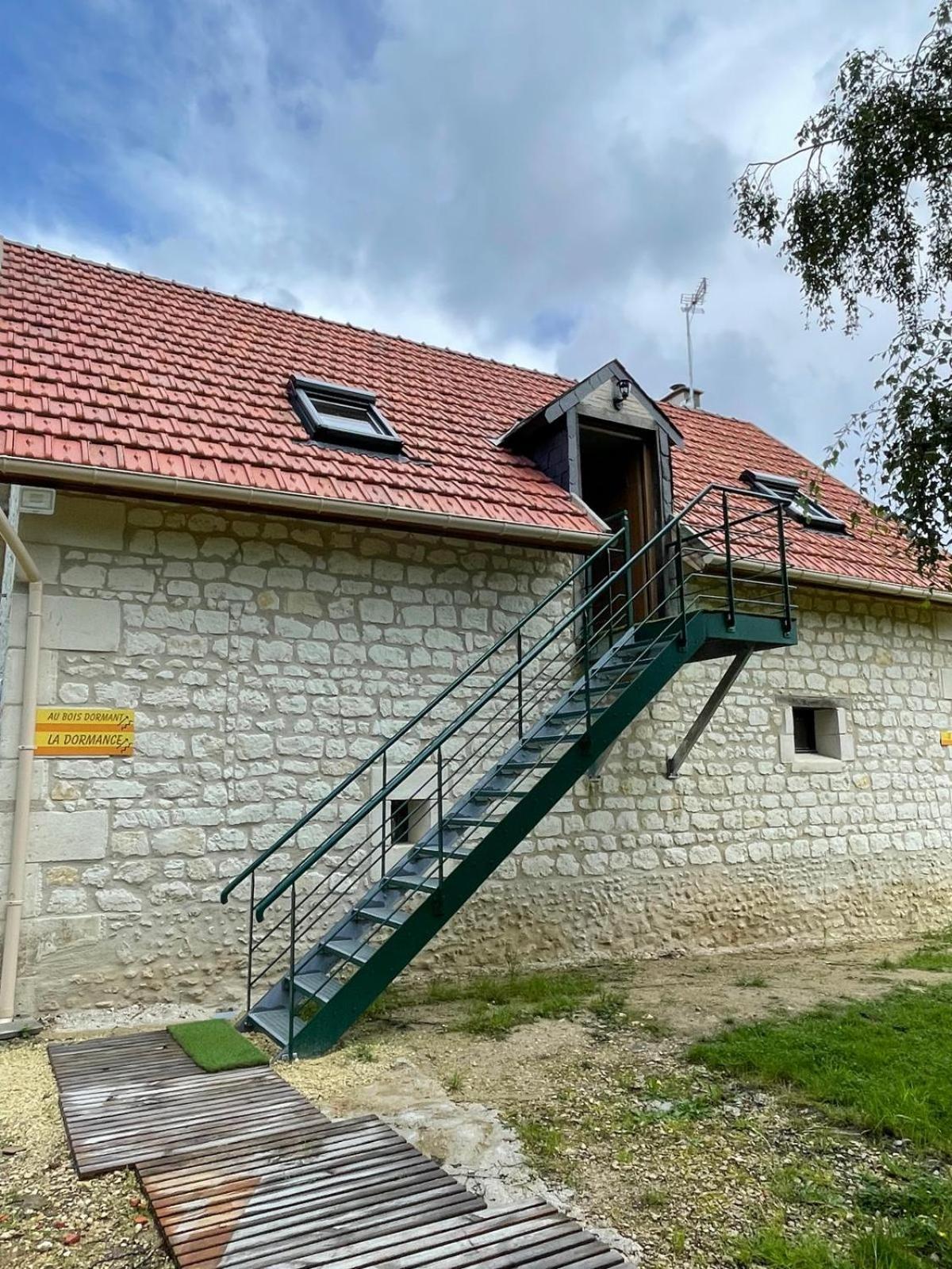 Hotel Le Relais, La Dormance, Le Bois Dormant à Châteauvieux Extérieur photo