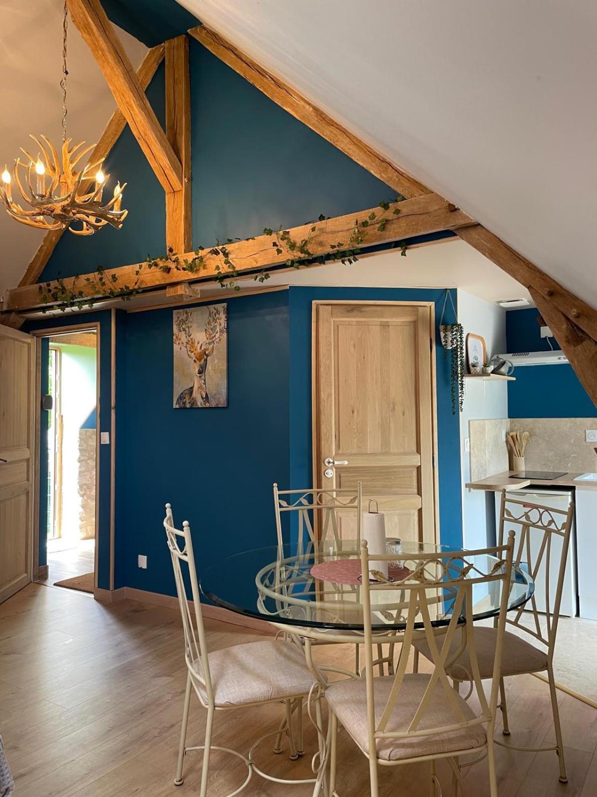 Hotel Le Relais, La Dormance, Le Bois Dormant à Châteauvieux Extérieur photo