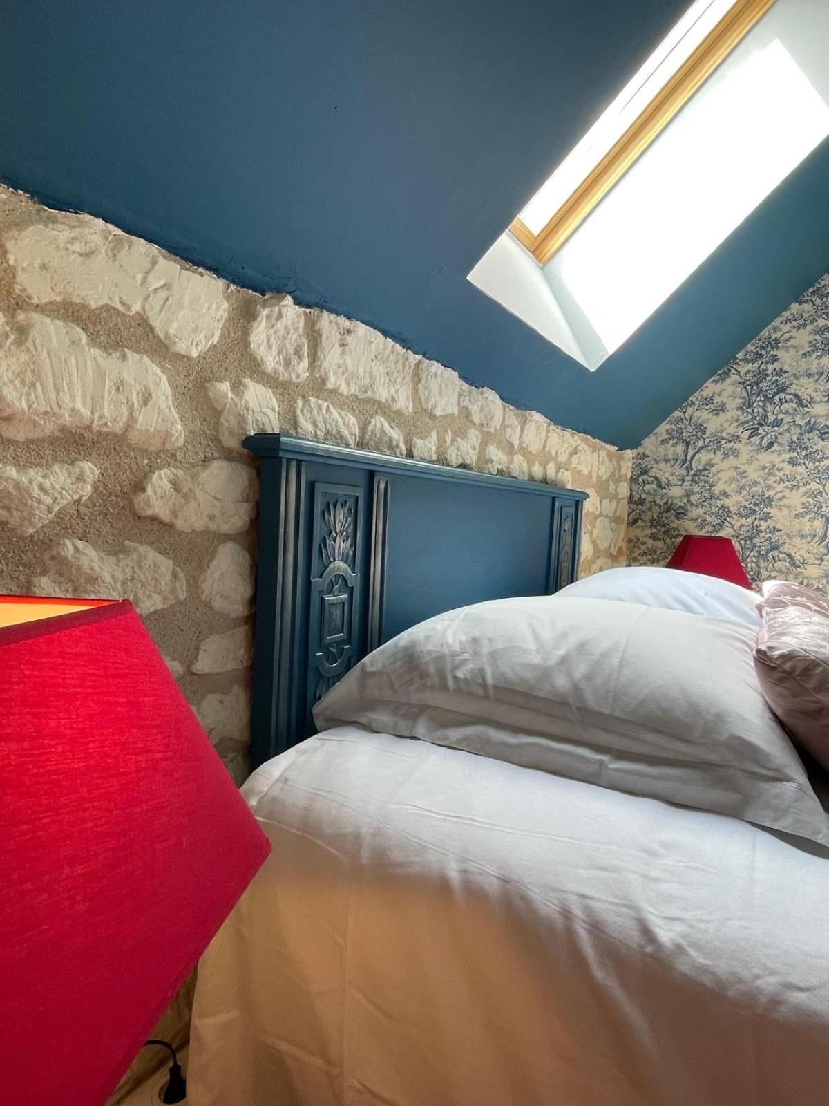 Hotel Le Relais, La Dormance, Le Bois Dormant à Châteauvieux Extérieur photo
