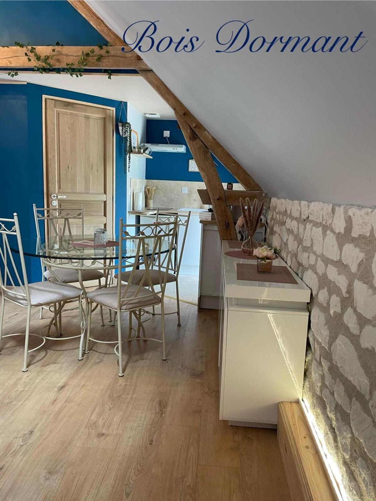 Hotel Le Relais, La Dormance, Le Bois Dormant à Châteauvieux Extérieur photo